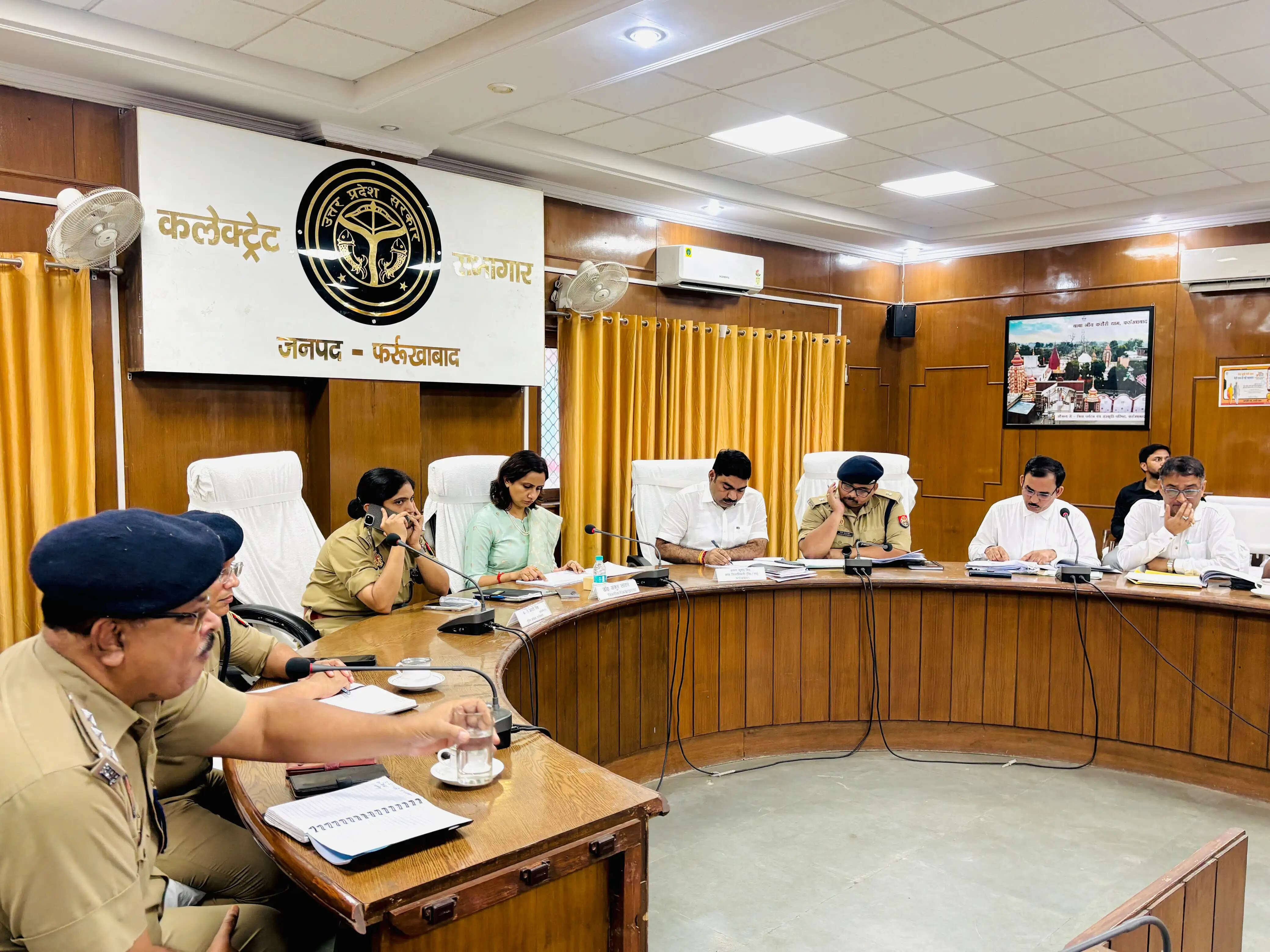 चीनी की बड़ी कीमतों पर जिलाधिकारी ने थोक विक्रेताओं पर बढ़ाई निगरानी, अधिकारियों को दिए जांच के निर्देश