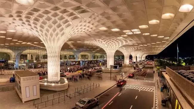 मुंबई एयरपोर्ट पर गिरफ्तार विदेशी के पेट से निकाले गए 110 ड्रग्स कैप्सूल
