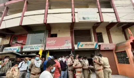 प्रयागराज में एक ही परिवार के चार लोगों की हत्या