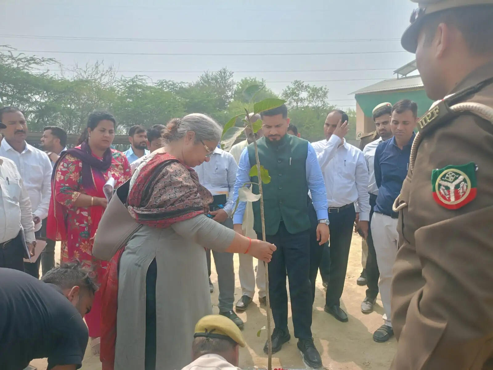 जिले की नोडल अधिकारी ने बाराबंकी के अस्पताल का लिया जायजा, दिए निर्देश