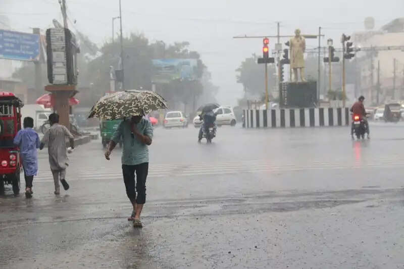 मध्य प्रदेश में तीन दिन भारी बारिश की चेतावनी, आज जबलपुर समेत 11 जिलों में अलर्ट