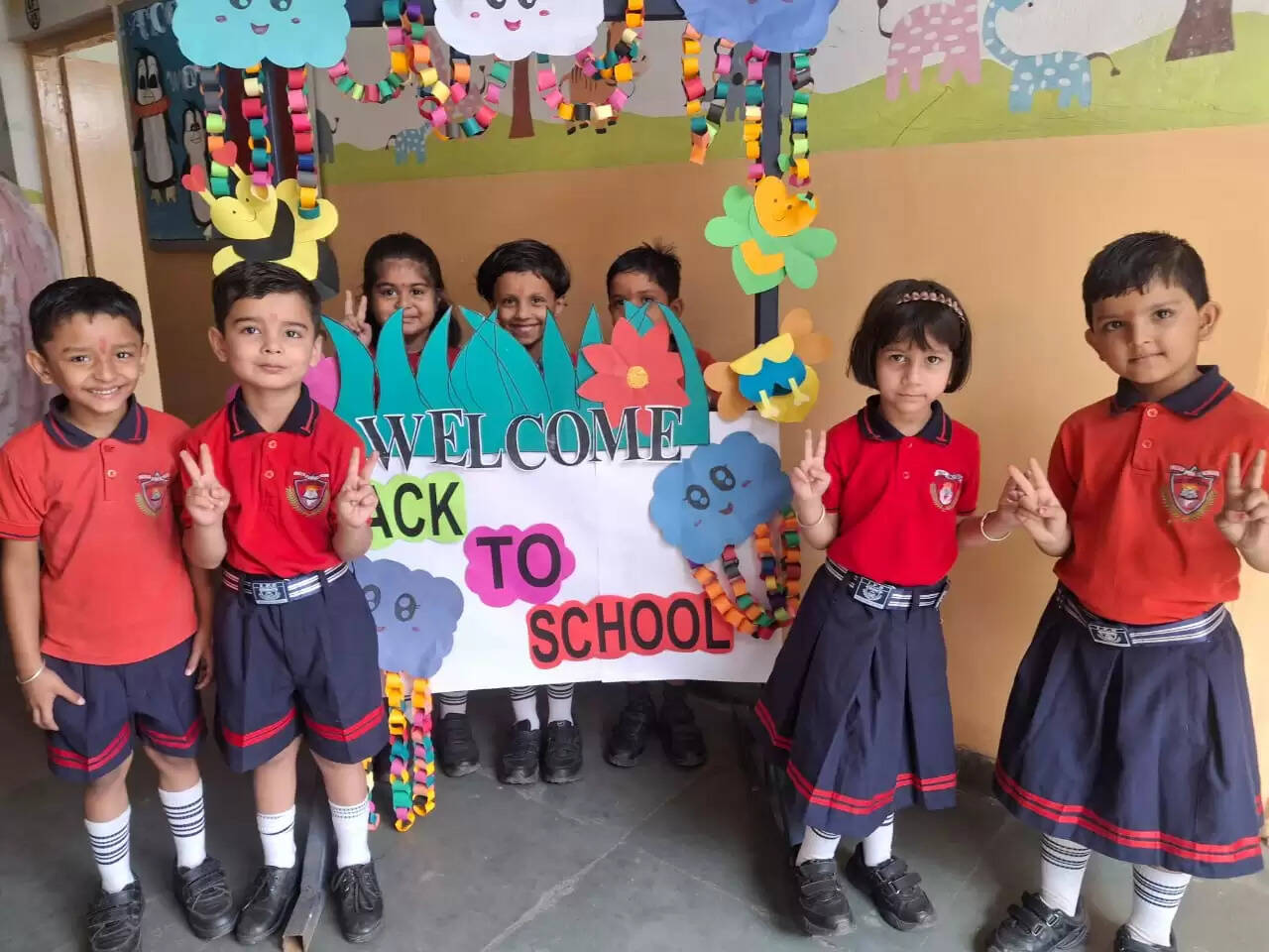 इंडस पब्लिक स्कूल दीपका में शाला प्रवेश उत्सव का आयोजन