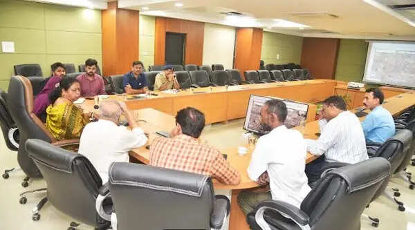 बोगदा पुल के परिवर्तित मार्ग पर यातायात व्यवस्था दुरुस्त रखने के निर्देश