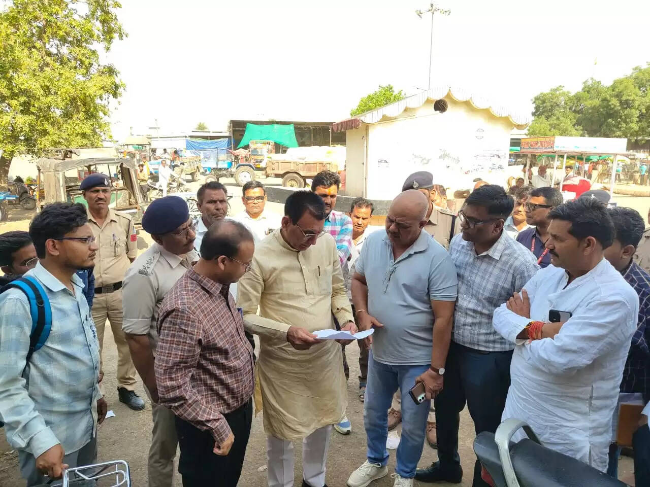 राजगढ़ः मुख्यमंत्री कन्या विवाह-निकाह योजना की तैयारियों का जायजा, मंत्री पंवार ने दिए सख्त निर्देश