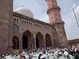 भाेपाल: अलविदा जुमा पर इबादत में डूबा शहर,&nbsp;मस्जिदों में उमड़ी भीड़, अमन-चैन के लिए मांगी दुआएं