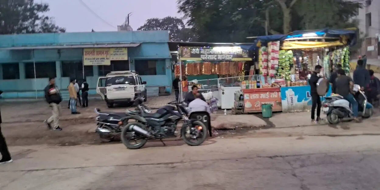 मैहर में अमानती सामान गृह पर सवाल, होटल और दुकानों के संचालन से राजस्व हानि के आरोप