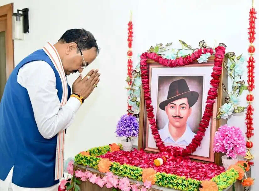 भगत सिंह, राजगुरु व सुखदेव का बलिदान इतिहास में स्वर्णाक्षरों में अंकित: केशव प्रसाद मौर्य