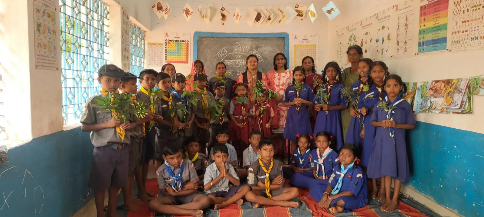 प्रवेश उत्सव में स्काउट आंदोलन से जुड़े नन्हे विद्यार्थी, पौधरोपण कर दिया पर्यावरण संरक्षण का संदेश