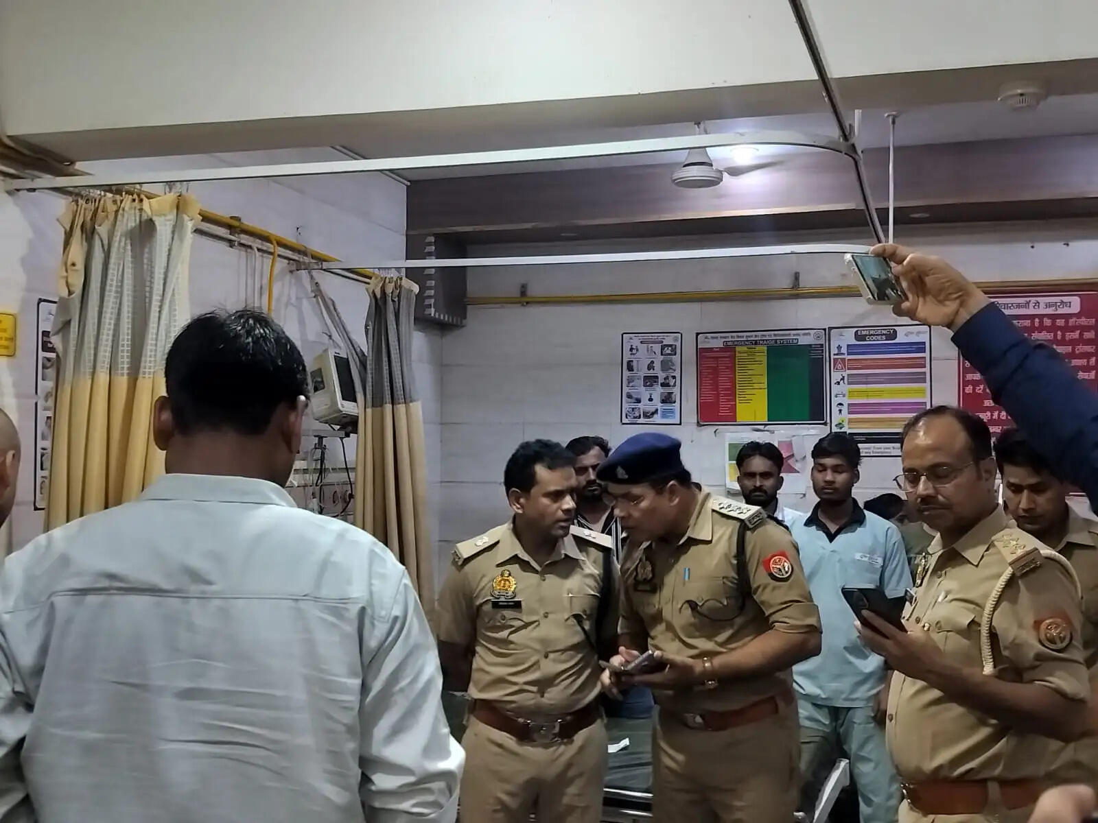 उत्तर प्रदेश के शिकोहाबाद में दिनदहाड़े पुलिस मुठभेड़ में दो बदमाश ढेर, फायरिंग में एसओजी के दो जवान भी घायल