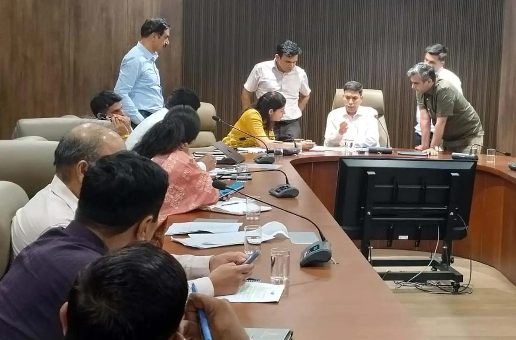 गुरुग्राम: जलापूर्ति, सीवरेज, भूमि हस्तांतरण व इंफ्रास्ट्रक्चर कार्यों की प्रगति की हुई समीक्षा
