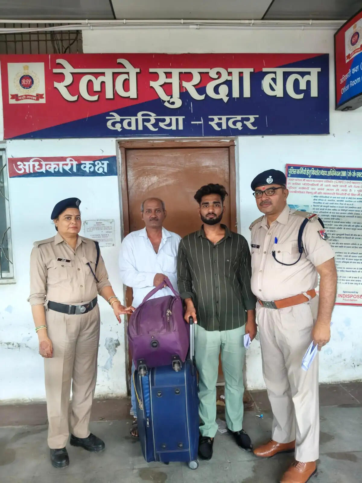 सदर स्टेशन पर आरपीएफ ने लौटाया साढ़े सात लाख रुपये मूल्य का खोया सामान