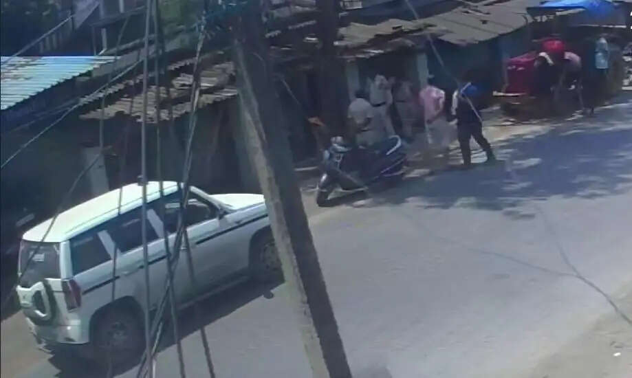 रायगढ़ में गुरुजी के घर छापा, अवैध डीजल-पेट्रोल और कबाड़ का भंडाफोड़