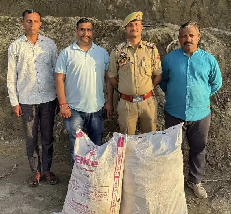 नशा मुक्त अभियान के तहत कठुआ पुलिस ने अवैध अफीम की खेती नष्ट की