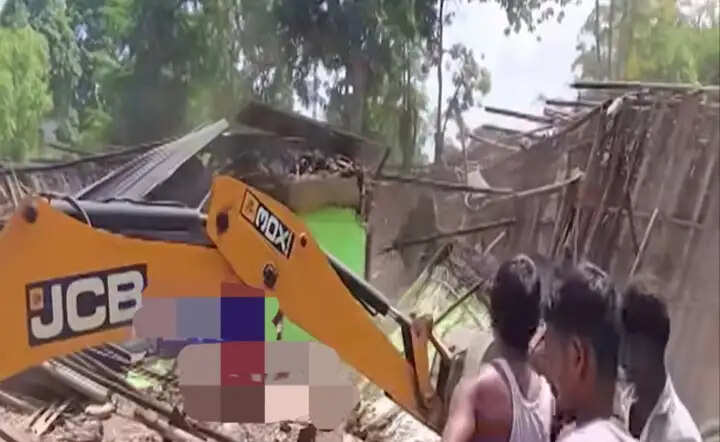 सोनारी में रेलवे का व्यापक अतिक्रमण हटाओ अभियान