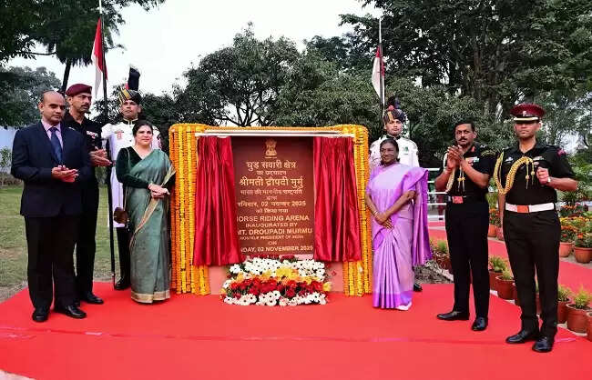 (अपडेट) देहरादून के राष्ट्रपति निकेतन में फुटओवर ब्रिज और घुड़सवारी क्षेत्र का द्रौपदी मुर्मु ने किया लोकार्पण
