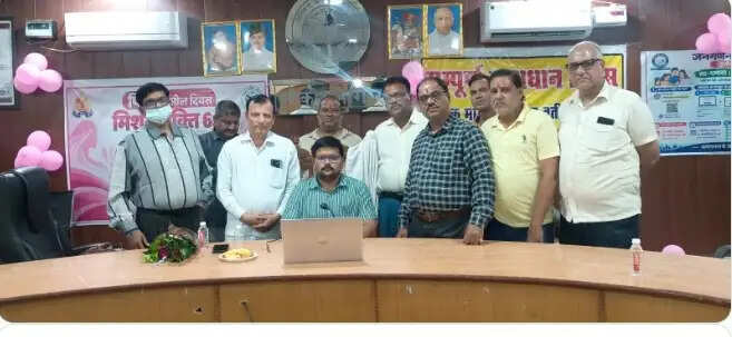 एसडीएम ने व्यापारियों के साथ की बैठक,&nbsp;कायमगंज काे अलग पहचान बनाने की बनाई रणनीति