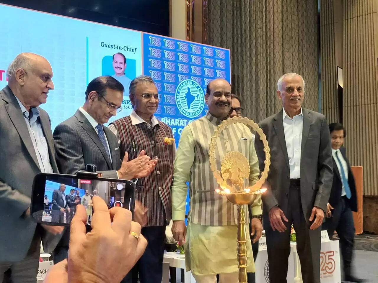 निवेश के लिए भारत सबसे ज्यादा संभावनाओं वाला देश है : ओम बिरला