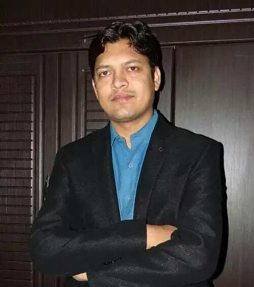 डूंगरपुर मेडिकल कॉलेज के सर्जरी विभागाध्यक्ष डॉ. राजेश रोत की सड़क हादसे में मौत