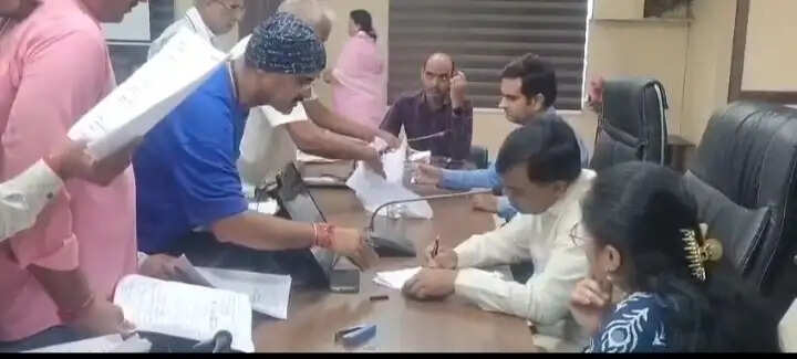 रीवा कलेक्टर की जनसुनवाई में आए बड़ी संख्या में लोग, कार्यशैली पर जनता ने जताया भरोसा