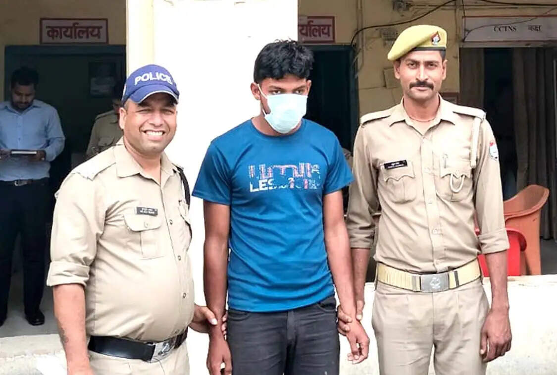 नाबालिग से करता था छेड़छाड़ पुलिस ने धर दबोचा