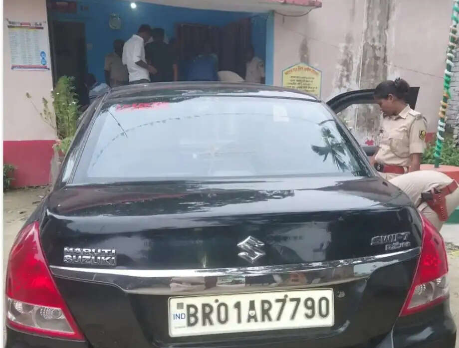 बैरगाछी पुलिस ने मारुति सुजुकी कार से 238.7 लीटर विदेशी शराब किया जब्त,दो गिरफ्तार