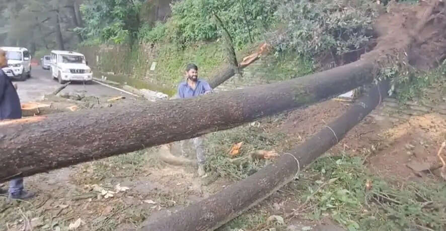 हिमाचल प्रदेश में मानसून सीजन में अब तक 152 मौतें, 835 करोड़ रुपये का नुकसान