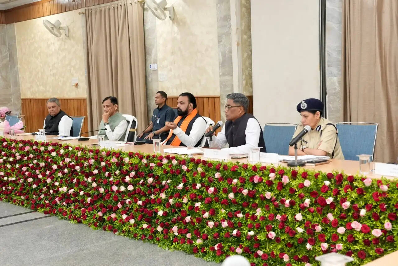मुख्यमंत्री की अध्यक्षता में भारत-नेपाल सीमा सुरक्षा पर उच्च-स्तरीय समीक्षा बैठक