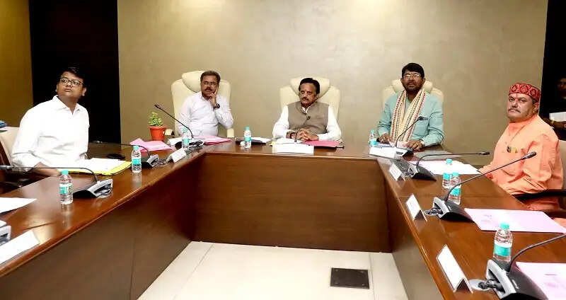 उच्च गुणवत्ता की चिकित्सा शिक्षा और चिकित्सा सेवाओं के सुदृढ़ीकरण के लिए बजट की कमी नहीं: शुक्ल