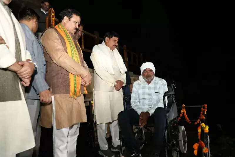 मप्रः मुख्यमंत्री डॉ. यादव ने खजुराहो स्थित पश्चिमी मंदिर समूह परिसर में देखा लाइट एंड साउंड-शो