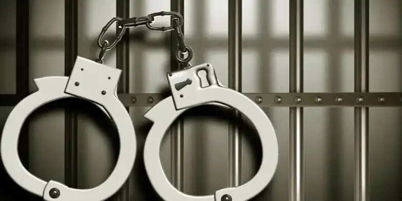 नाेएडा में सात साल के मासूम से कुकर्म, पड़ाेसी गिरफ्तार