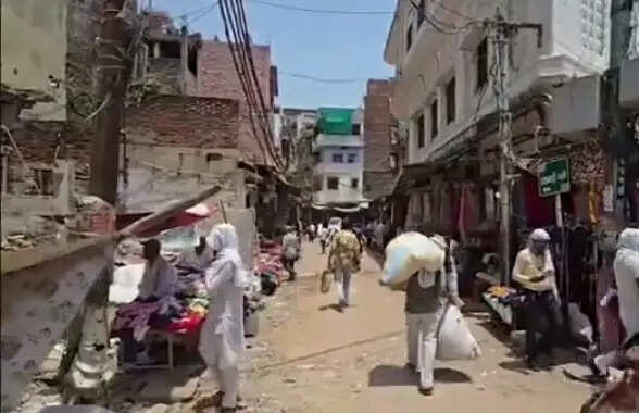 दालमंडी में चिन्हित भवनों के ध्वस्तीकरण की कार्रवाई पुनः आरंभ