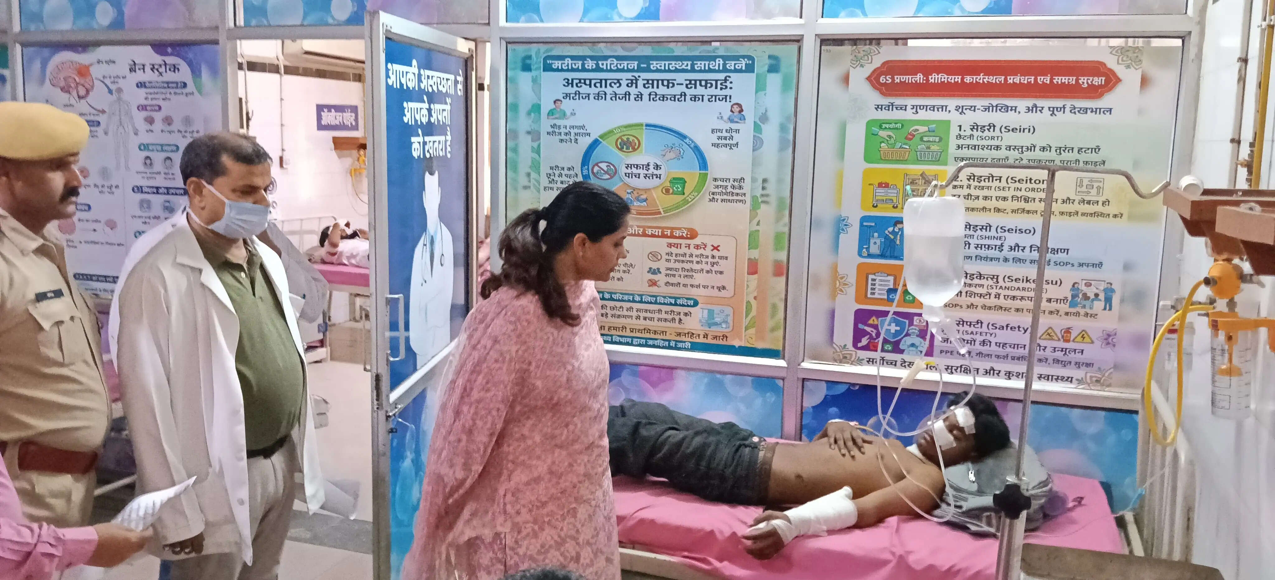जिला चिकित्सालय पहुंची कलेक्टर, घायलों के अनुचित उपचार के दिए निर्देश, तीन घायल उदयपुर रेफर