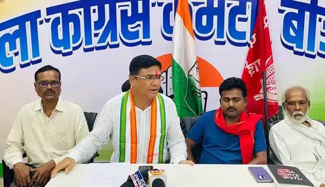 बीजापुर की संयुक्त प्रेस वार्ता में मुख्य निर्वाचन आयुक्त की गिरफ्तारी व जांच की मांग की गई