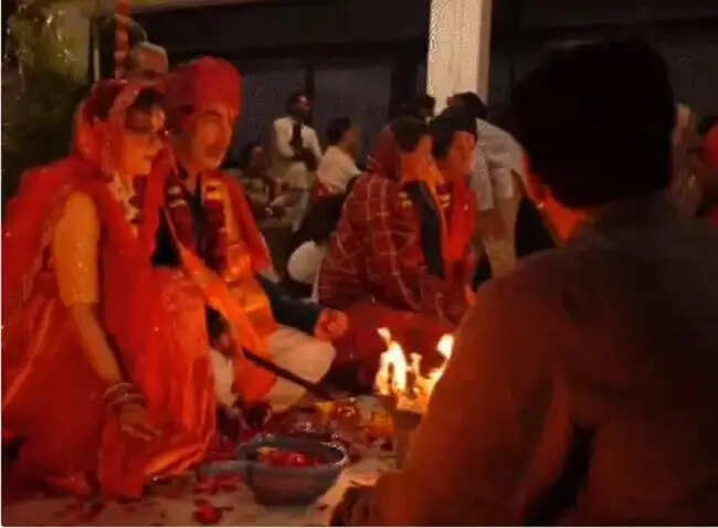 मप्र के उज्जैन में इटली, स्पेन और इंग्लैंड के तीन जोड़ों ने हिंदू वैदिक परम्परा से किया विवाह