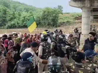 मप्र के पन्ना में 'चिता आंदोलन' पर पुलिस की कार्रवाई, 300 आंदोलनकारी हिरासत में