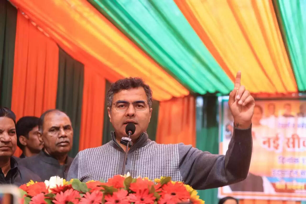 मंत्री प्रवेश साहिब सिंह ने सीवर परियोजना का किया शिलान्यास, 11 अनाधिकृत कॉलोनियों को मिलेगा फायदा