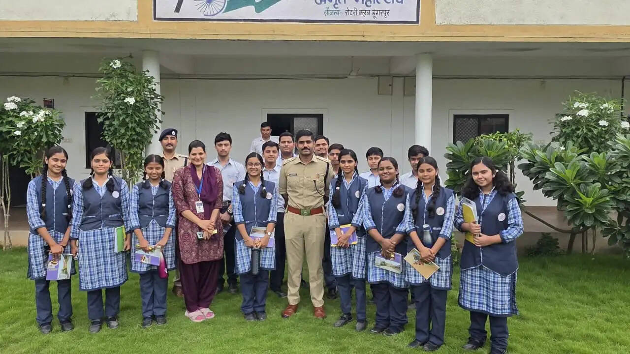 वागड़ की बेटियों के लिए सुरक्षा कवच बना डूंगरपुर पुलिस का मिशन विश्वास: एक माह में 26 हजार लोग हुए जागरूक