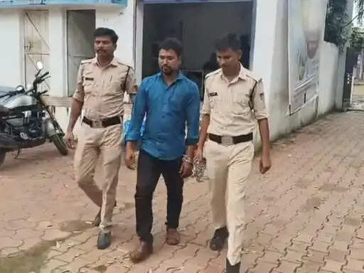 अनूपपुर: उड़ीसा के तस्कर से सूटकेस से 6 किलो गांजा बरामद, गिरफ्तार, भेजा जेल