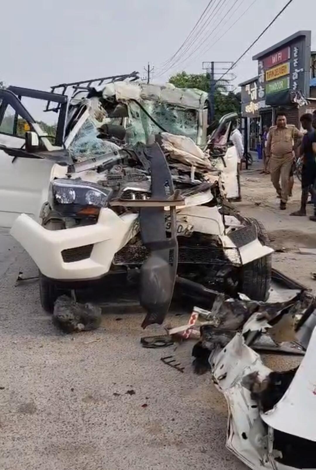 ट्रक में पीछे से घुसी स्कॉर्पियो, हरियाणा और बिहार के तीन लाेगाें की मौत, नौ घायल