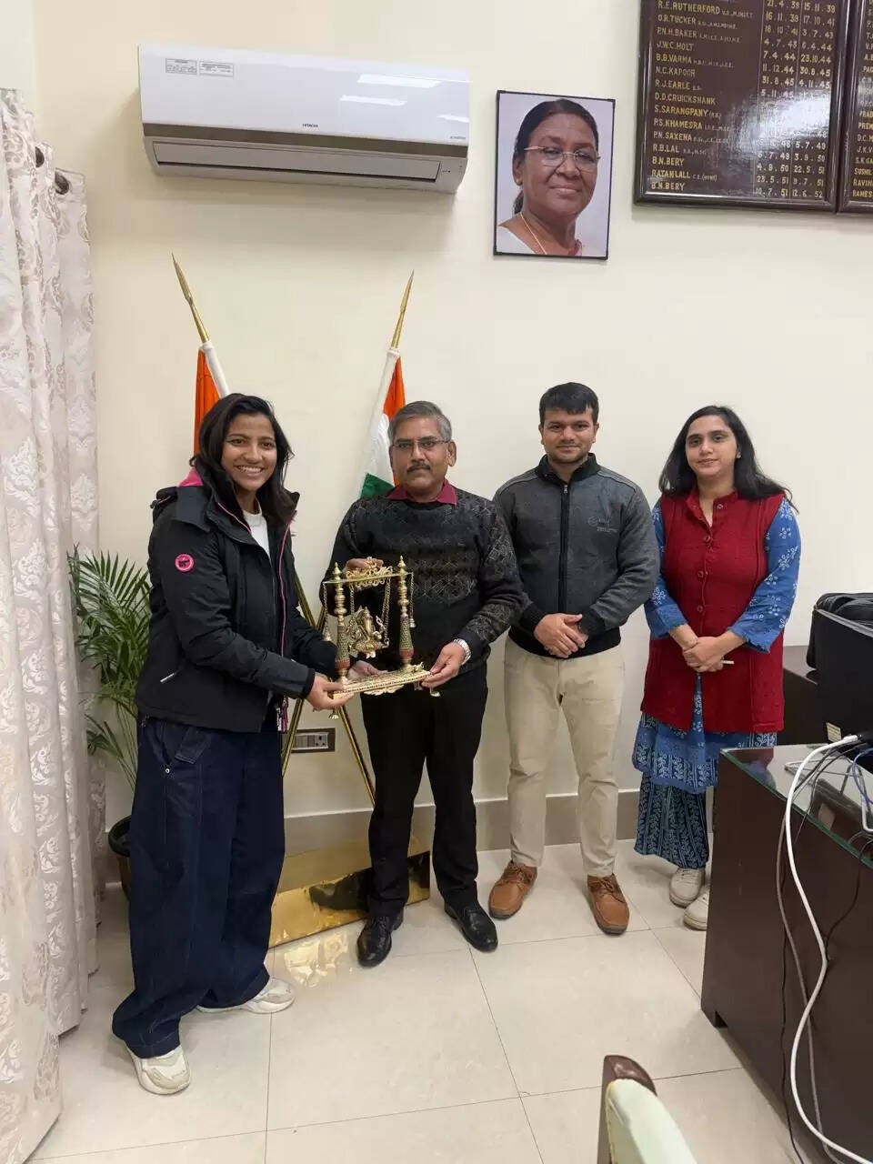 वर्ल्ड कप विजेता महिला क्रिकेटर स्नेहा राणा को रेलवे ने ग्रुप बी में किया प्रमोट