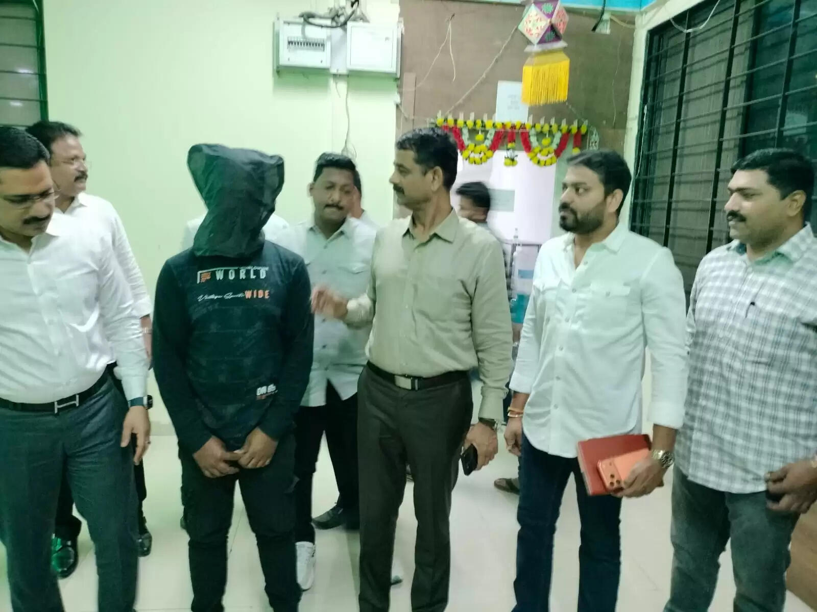 ठाणे में 5करोड़ के चरस के साथ कलकत्तावासी गिरफ्तार