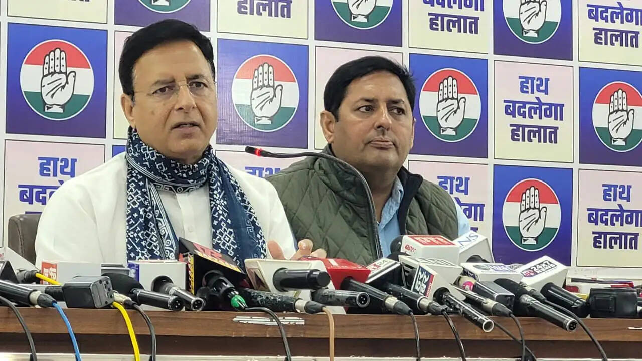 सरकार ने 18 योजनाओं का बजट घटाया : रणदीप&nbsp;सुरजेवाला