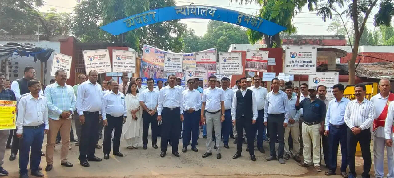 गहन विधिक जागरूकता अभियान के तहत डालसा ने निकाली प्रभात फेरी
