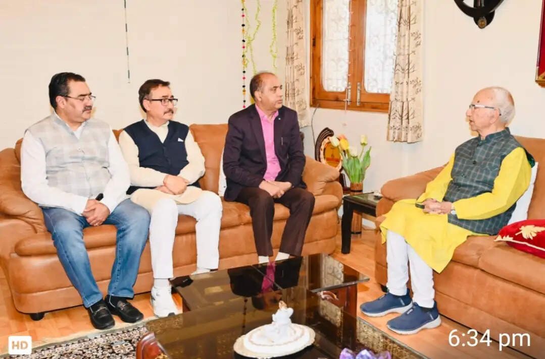 शांता कुमार से मिले नेता प्रतिपक्ष जयराम ठाकुर