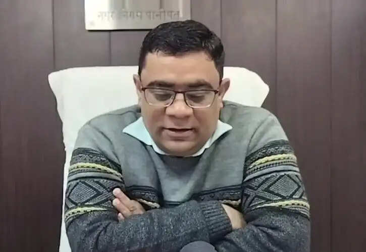 पानीपत: सरकारी कार्य में कोताही बरतने व आदेश न मानने पर नगर निगम के दो जेई निलंबित