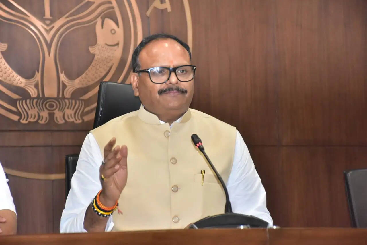 अखिलेश यादव की सरकार में स्वास्थ्य व्यवस्था थी बेहाल :&nbsp;उपमुख्यमंत्री ब्रजेश पाठक