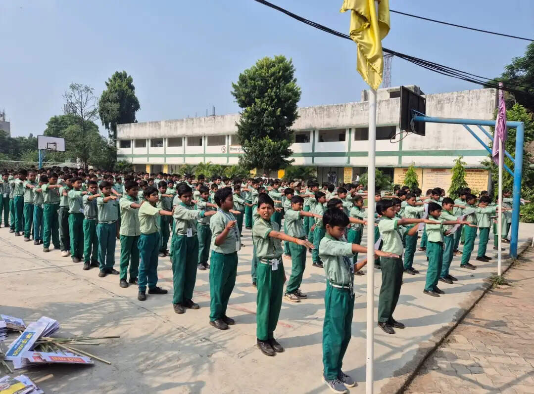 खादी ग्रामोद्योग समिति ने निकाली खादी यात्रा, वोकल फॉर लोकल का लिया संकल्प