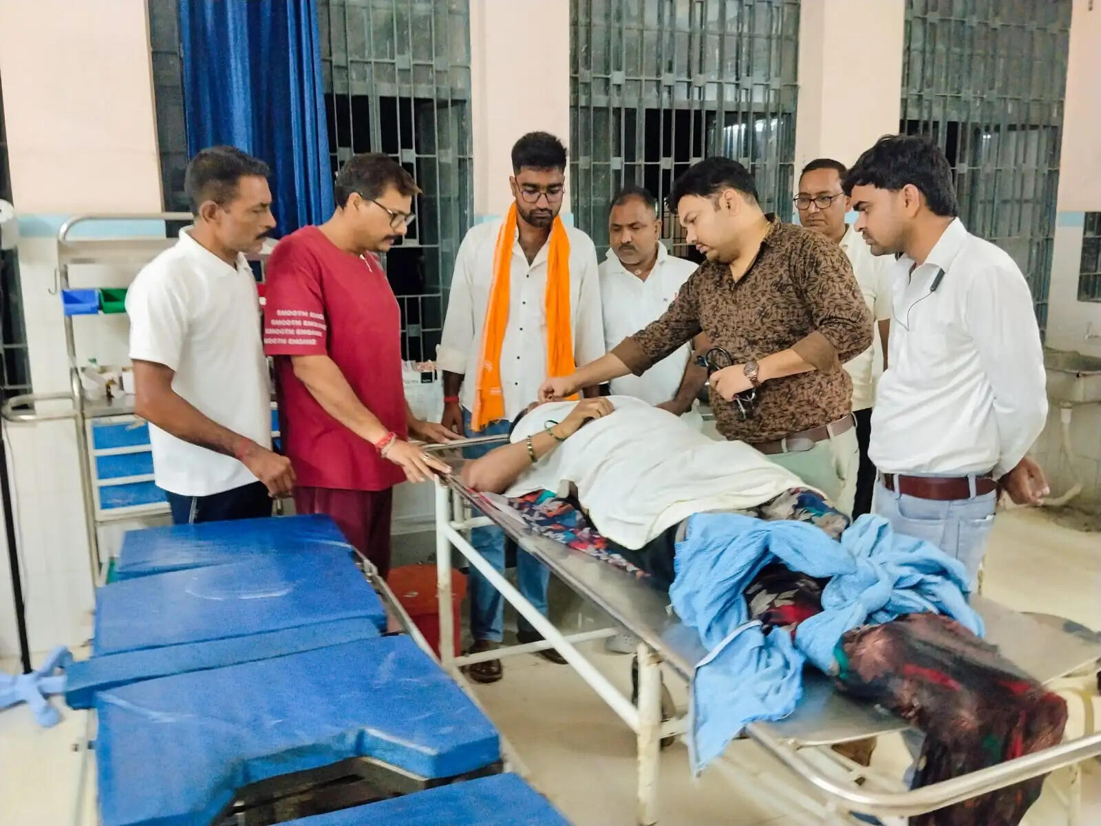 डुमरांव से वाराणसी जा रही महिला ट्रैक पर गिरी, दर्दनाक मौत ,दोनों पैर कटने व अंदरूनी चोट से हुई मौत