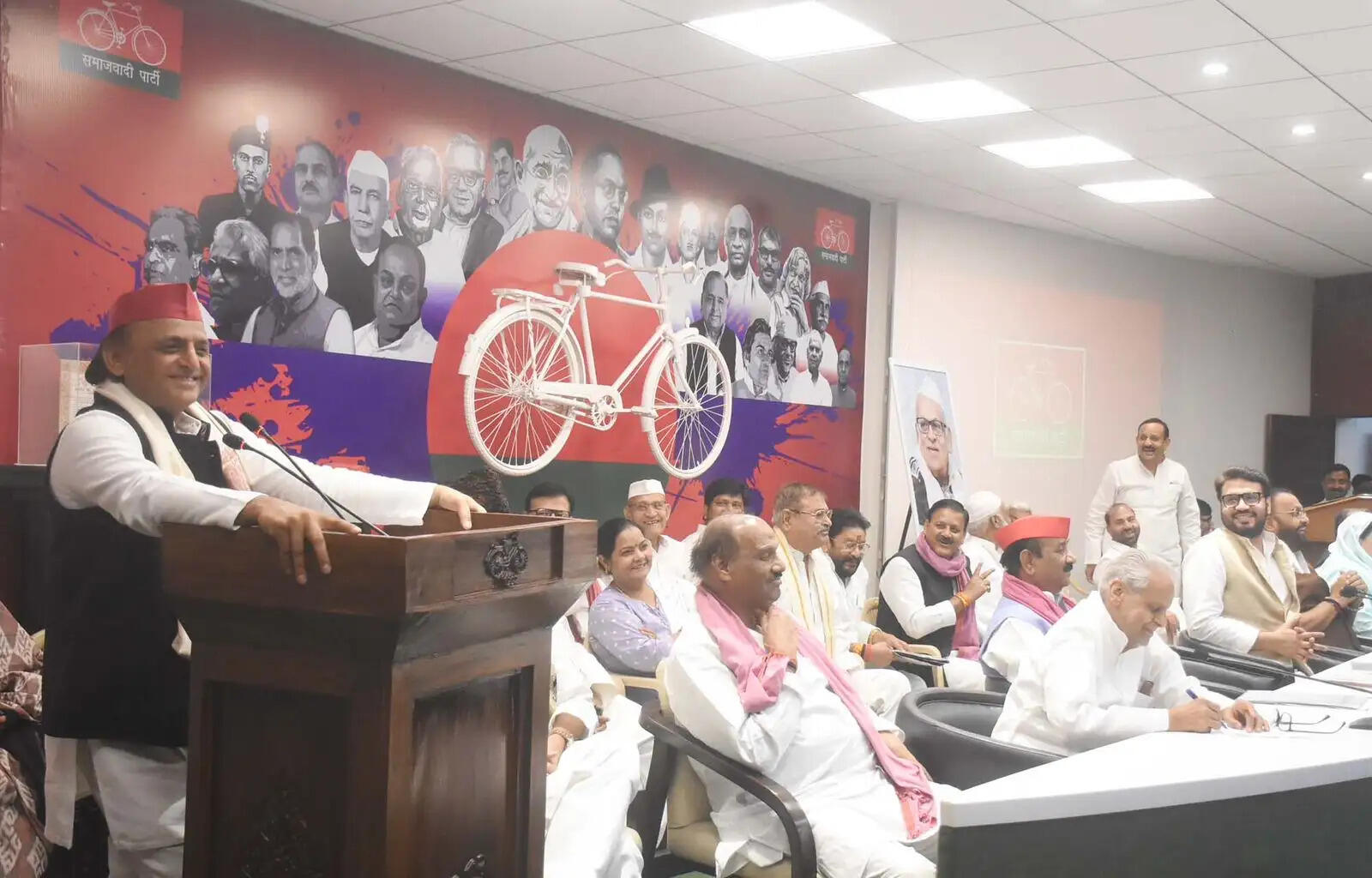 भाजपा सरकार अलोकतांत्रिक और अमानवीय : अखिलेश यादव