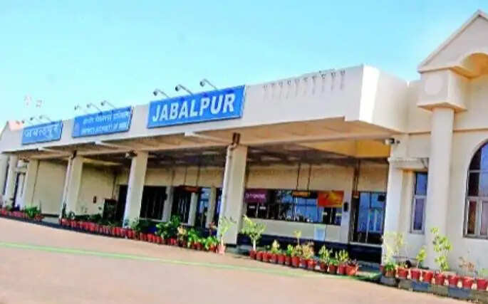 जबलपुर: इंडिगो फ्लाइट में सुप्रीम कोर्ट के वकील से मारपीट, जान से मारने की धमकी देने का आरोप